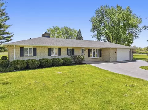 1417 Lee Ln, Spring Grove, IL 60081