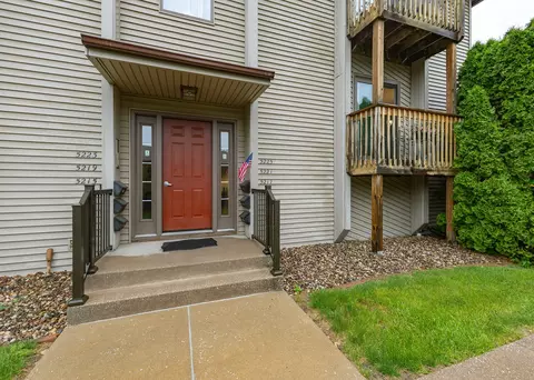 5221 26th Ave A Ct #4, Moline, IL 61265
