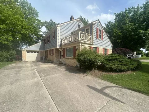 Exterior - 870 Morgan St, Elgin, IL 60123 photo 3 of 3