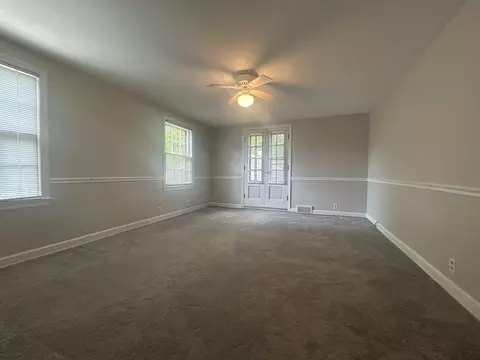 Living - 870 Morgan St, Elgin, IL 60123 photo 4 of 4
