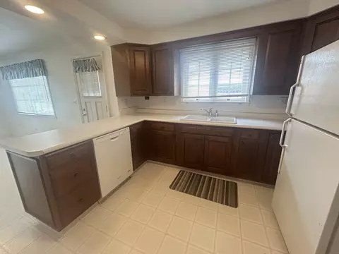Kitchen - 870 Morgan St, Elgin, IL 60123 photo 2 of 3