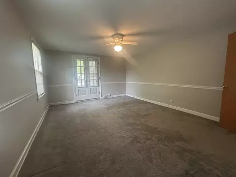 Bedroom - 870 Morgan St, Elgin, IL 60123 photo 4 of 4