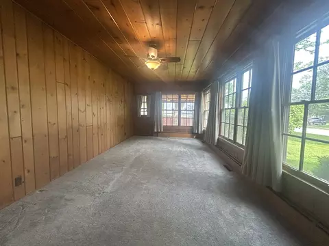 Living - 870 Morgan St, Elgin, IL 60123 photo 1 of 4