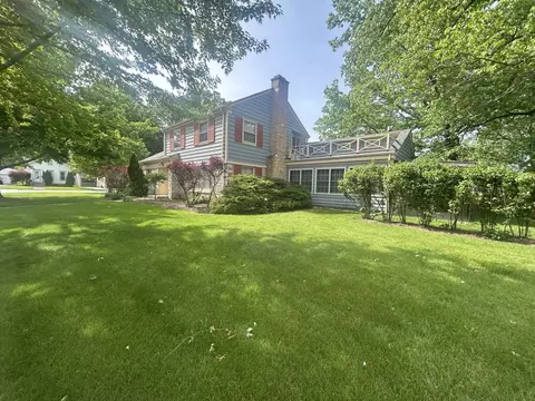 Exterior - 870 Morgan St, Elgin, IL 60123 photo 2 of 3