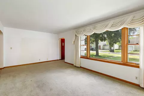 Living - 3908 Oak Ave, Mchenry, IL 60050 photo 2 of 2