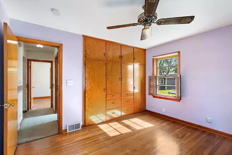 Bedroom - 3908 Oak Ave, Mchenry, IL 60050 photo 3 of 8