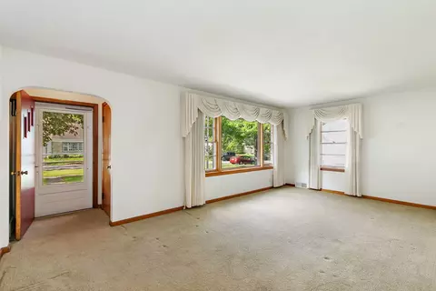 Living - 3908 Oak Ave, Mchenry, IL 60050 photo 1 of 2