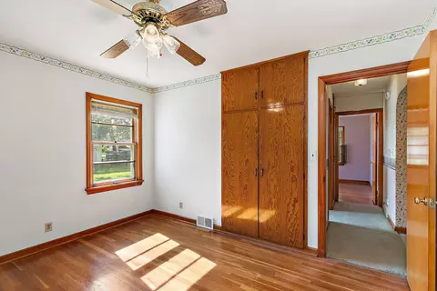 Bedroom - 3908 Oak Ave, Mchenry, IL 60050 photo 5 of 8