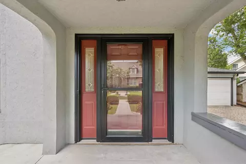 Entry Way - 565 Ryan Pl, Lake Forest, IL 60045 photo 1 of 6