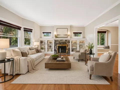 Living - 565 Ryan Pl, Lake Forest, IL 60045 photo 1 of 5