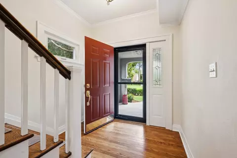 Entry Way - 565 Ryan Pl, Lake Forest, IL 60045 photo 3 of 6