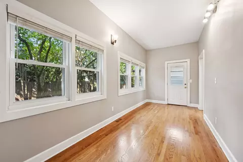 Entry Way - 565 Ryan Pl, Lake Forest, IL 60045 photo 4 of 6