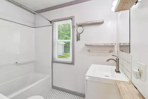Bath - 79 Eagle Point Rd, Fox Lake, IL 60020 photo 1 of 3