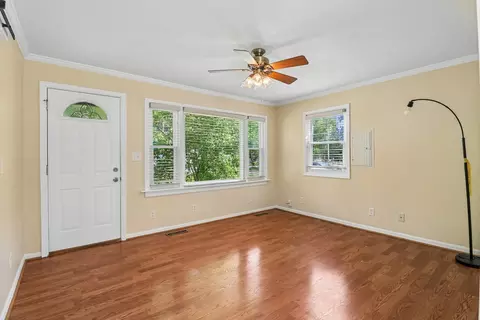 Living - 79 Eagle Point Rd, Fox Lake, IL 60020 photo 2 of 4