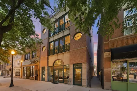 852 N Ashland Ave #3, Chicago, IL 60622
