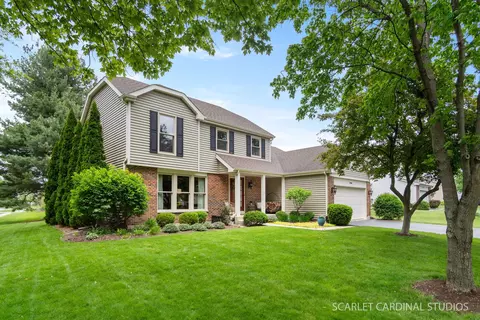 27 W180 Chestnut Ln, Winfield, IL 60190
