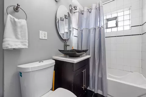 Bath - 8422 W 45th St, Lyons, IL 60534 photo 1 of 3
