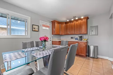 Dining - 8422 W 45th St, Lyons, IL 60534 photo 2 of 2