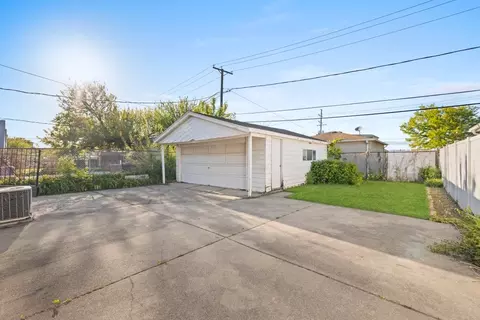 Exterior - 8422 W 45th St, Lyons, IL 60534 photo 5 of 6