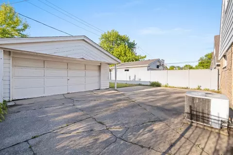 Exterior - 8422 W 45th St, Lyons, IL 60534 photo 2 of 6