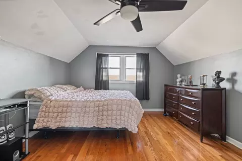 Bedroom - 8422 W 45th St, Lyons, IL 60534 photo 2 of 5