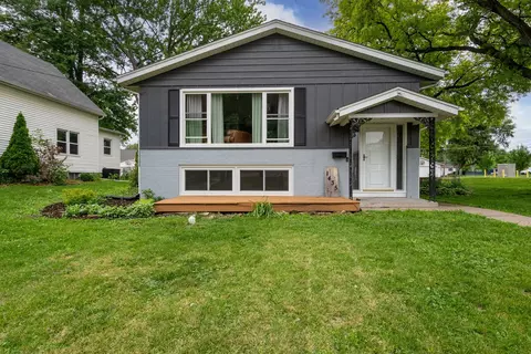 1435 26th Ave, Moline, IL 61265