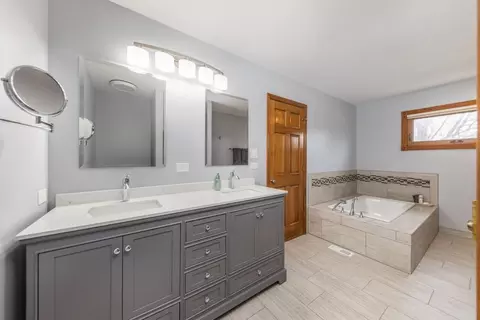 2413 Putnam Dr, Naperville, IL 60565 photo 18