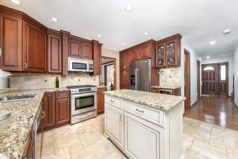 2413 Putnam Dr, Naperville, IL 60565 photo 6