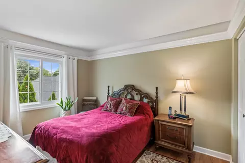 Bedroom - 687 Rose Ln, Bartlett, IL 60103 photo 2 of 4