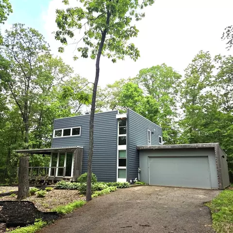287 Lake Thunderbird Dr, Putnam, IL 61560