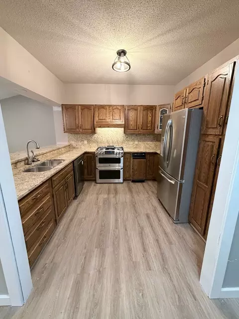 Kitchen - 4 Sebring Rd, Springfield, IL 62707 photo 1 of 3