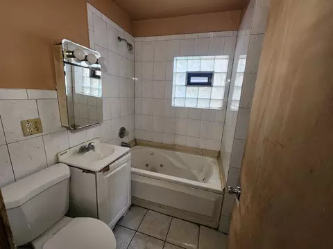 Bath - 448 E 88th St, Chicago, IL 60619 photo 1 of 2