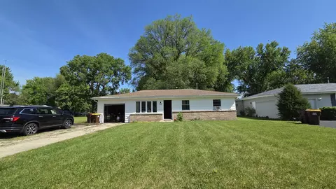 44 Marquette Rd, Machesney Park, IL 61115