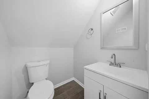 Bath - 1249 W 73rd Pl, Chicago, IL 60636 photo 2 of 2