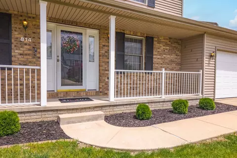 Exterior - 814 Landau Ln, Normal, IL 61761 photo 4 of 15