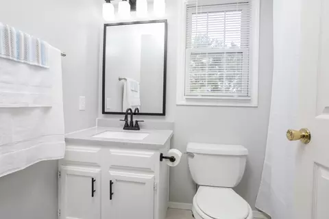 Bath - 814 Landau Ln, Normal, IL 61761 photo 3 of 3