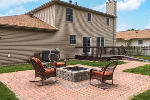 Exterior - 814 Landau Ln, Normal, IL 61761 photo 6 of 15