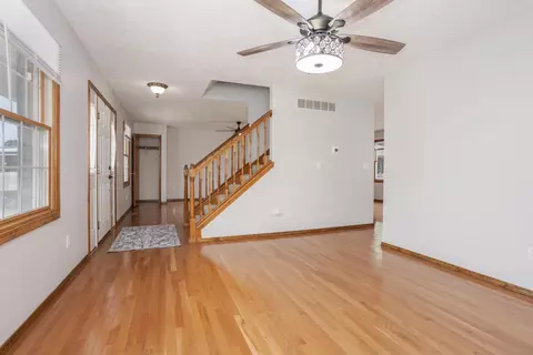 Living - 814 Landau Ln, Normal, IL 61761 photo 6 of 8