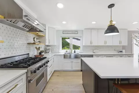 Kitchen - 36 W461 Binnie Rd, Dundee, IL 60118 photo 1 of 2