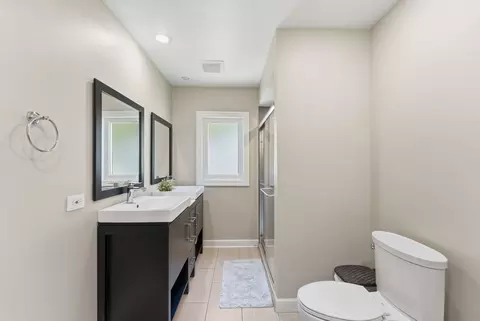 Bath - 36 W461 Binnie Rd, Dundee, IL 60118 photo 7 of 9