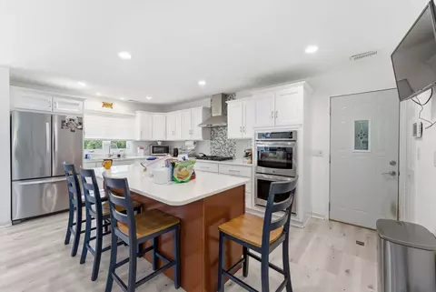 Kitchen - 36 W461 Binnie Rd, Dundee, IL 60118 photo 2 of 2
