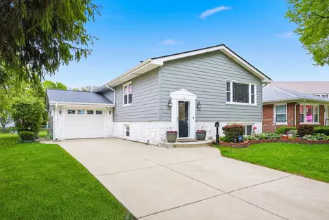 639 N Kaspar Ave, Arlington Heights, IL 60004