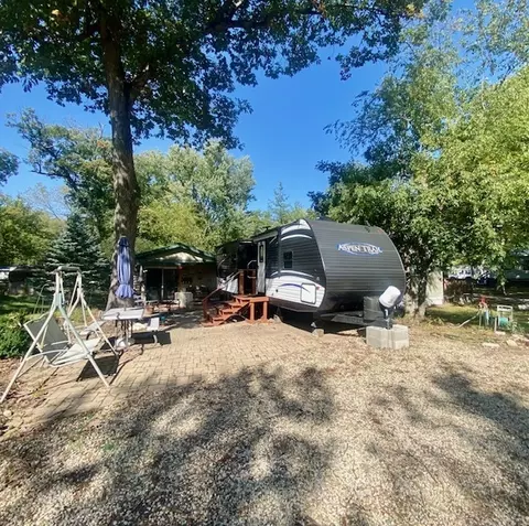 2 131 Woodhaven, Sublette, IL 61367