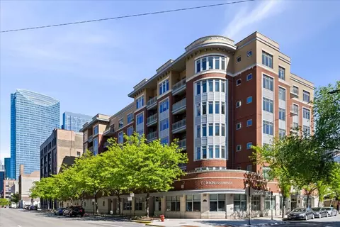 657 W Fulton St #703, Chicago, IL 60661