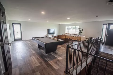 Entry Way - 1042 290th St, Viola, IL 61486 photo 2 of 2