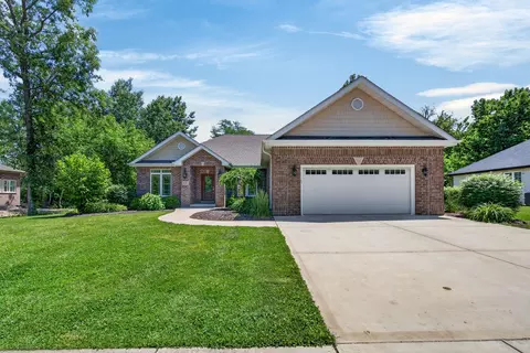 1057 Westwood Dr, Morris, IL 60450