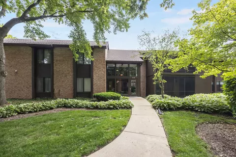 740 Saint Andrews Ln #41, Crystal Lake, IL 60014