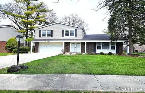 2313 Greenwood Rd, Glenview, IL 60026