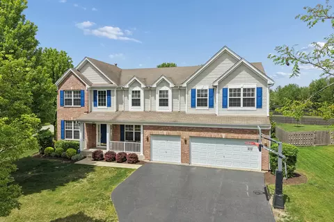680 N Silver Leaf Ln, Round Lake, IL 60073