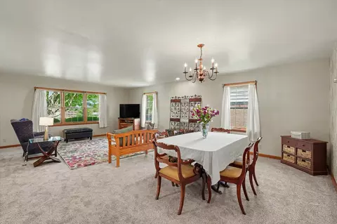 Dining - 1910 Augusta Dr, Champaign, IL 61821 photo 1 of 4
